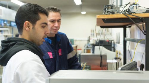 Travaux de R&D EDYCEM avec un technicien et un ingénieur