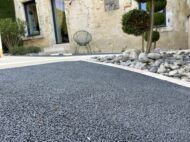 beton decoratif poreux noir maison individuelle